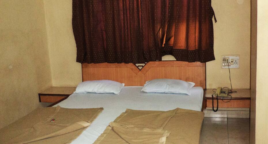 Hotel Sai Kiran, Surat 4
